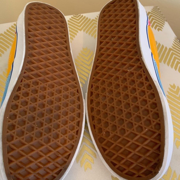 New Vans Multi Color. Size 8 Women/ 6.5 Men. - Picture 6 of 6